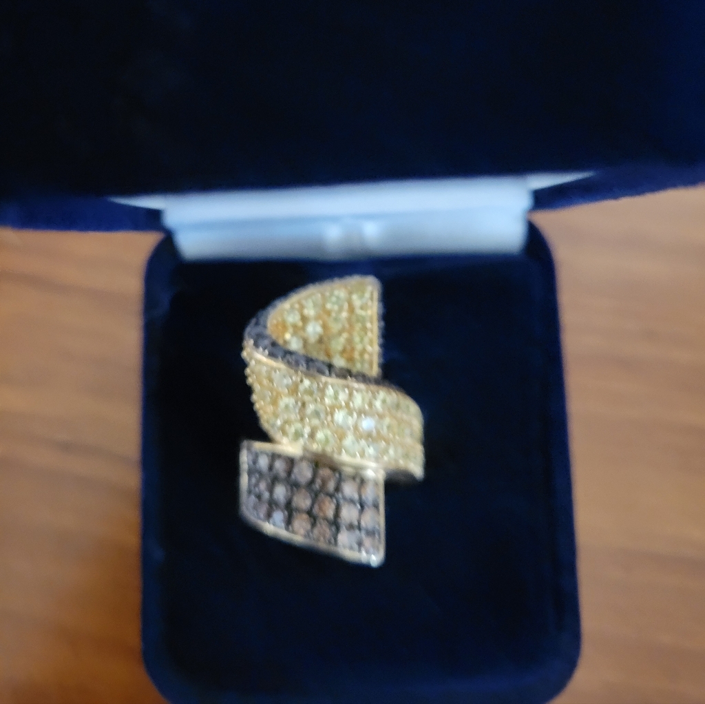 Elegant Gold Women's Ring Simulated, Chocolate And Canary Diamonds.